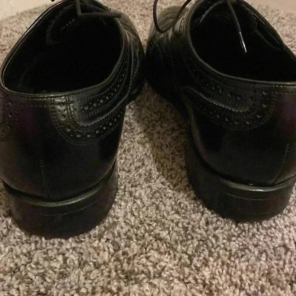 Florsheim men’s black leather Oxford style shoes size 10 - great condition